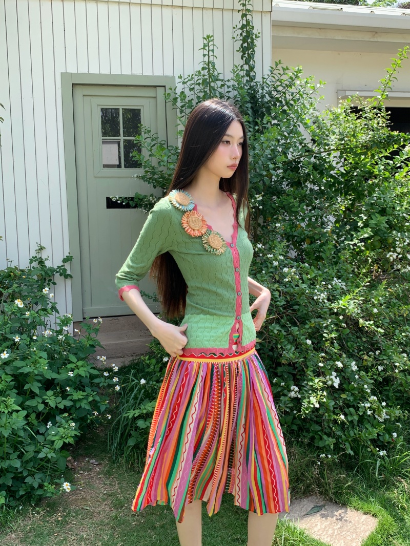 Green Sunflower Knit Cardigan Retro Set with V-Neck and 1950s Colorful Striped Skirt