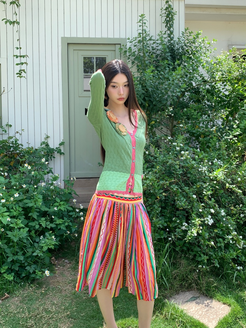 Green Sunflower Knit Cardigan Retro Set with V-Neck and 1950s Colorful Striped Skirt - Image 4