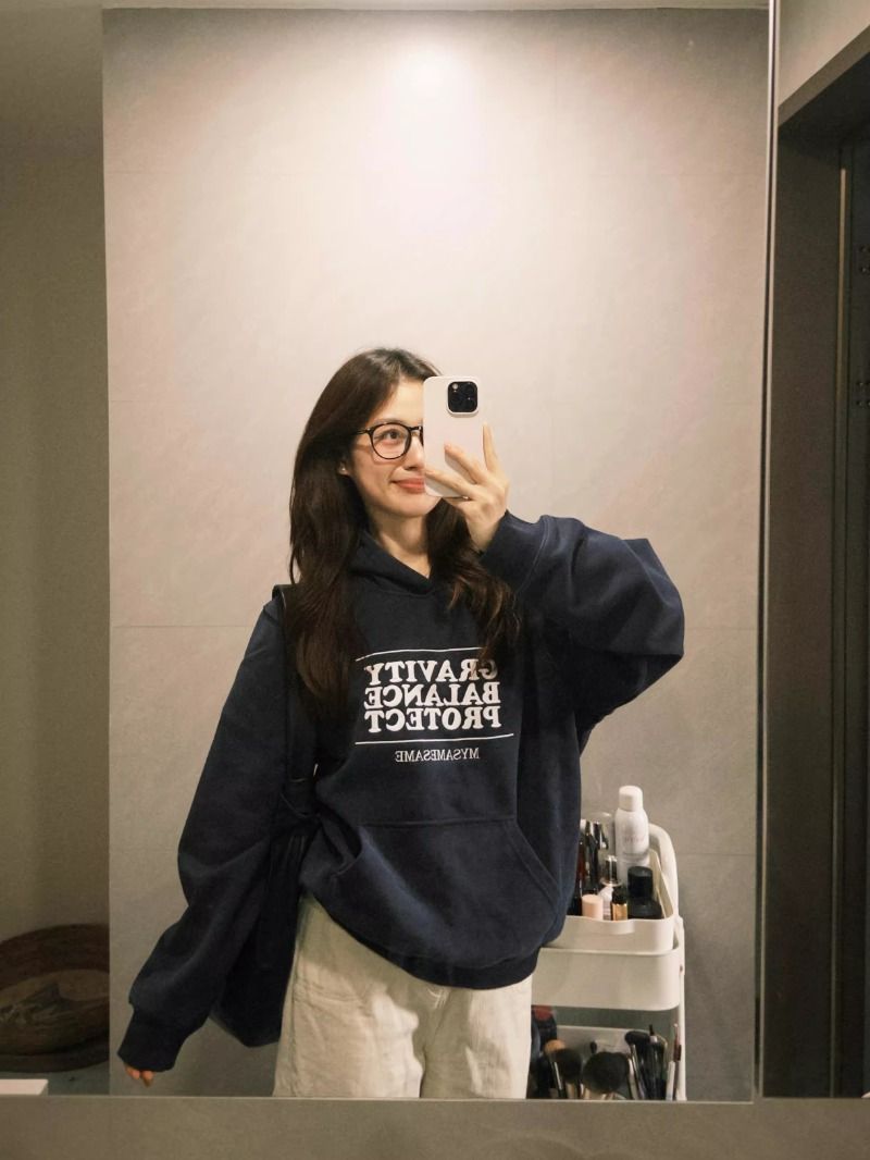 Women's Loose Fit Embroidered Cotton Fleece-Lined Hoodie